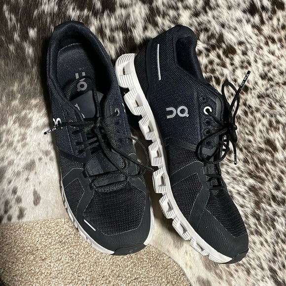 Onclouds - Picture 1 of 5